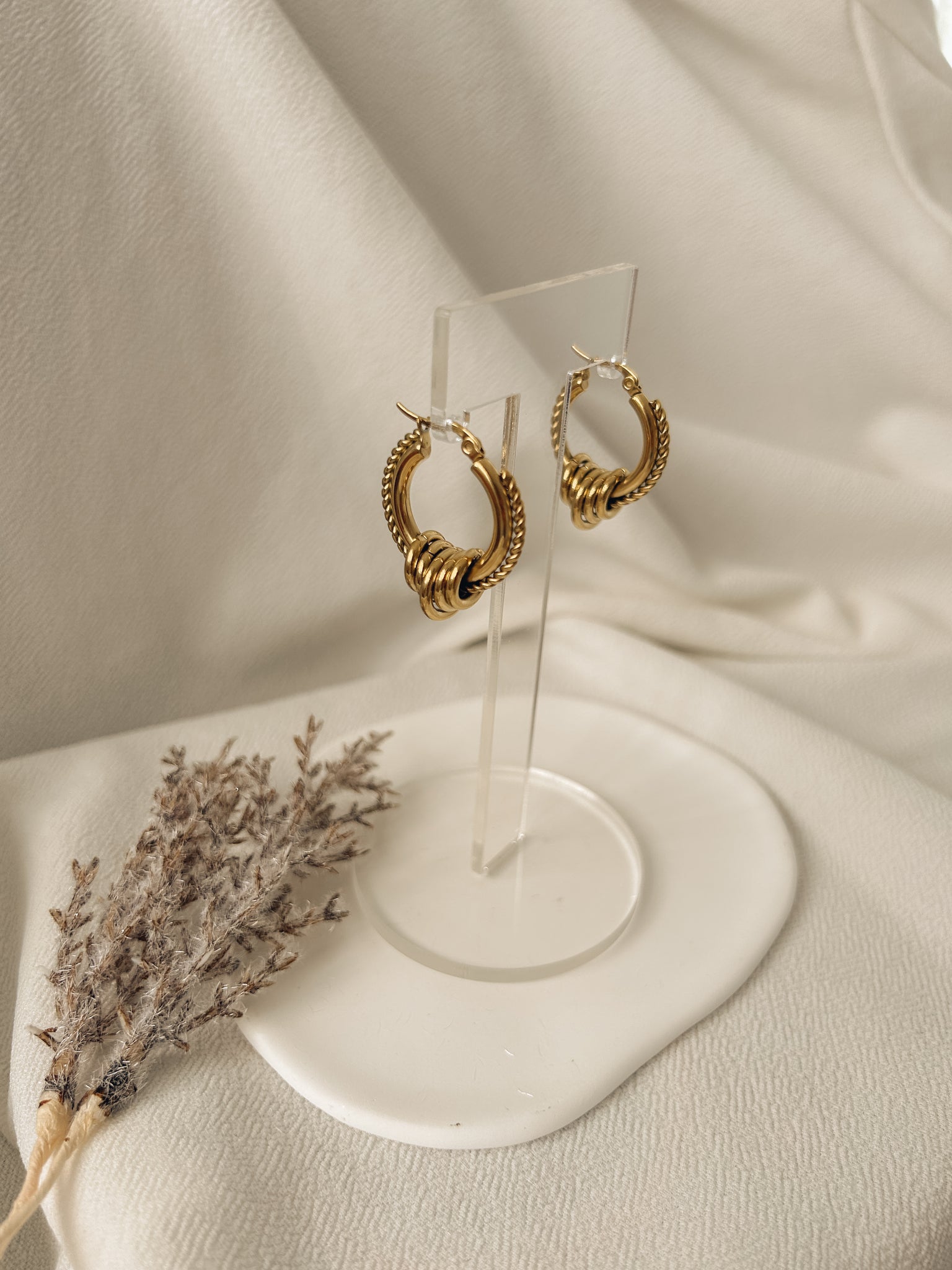 BELLIA EARRINGS