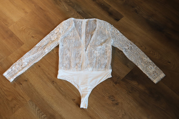 LACE PEARL BODYSUIT